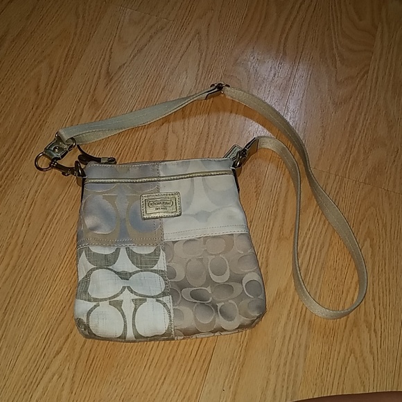 Coach Handbags - SIGNATURE COACH PATCHWORK CROSSBODY PURSE